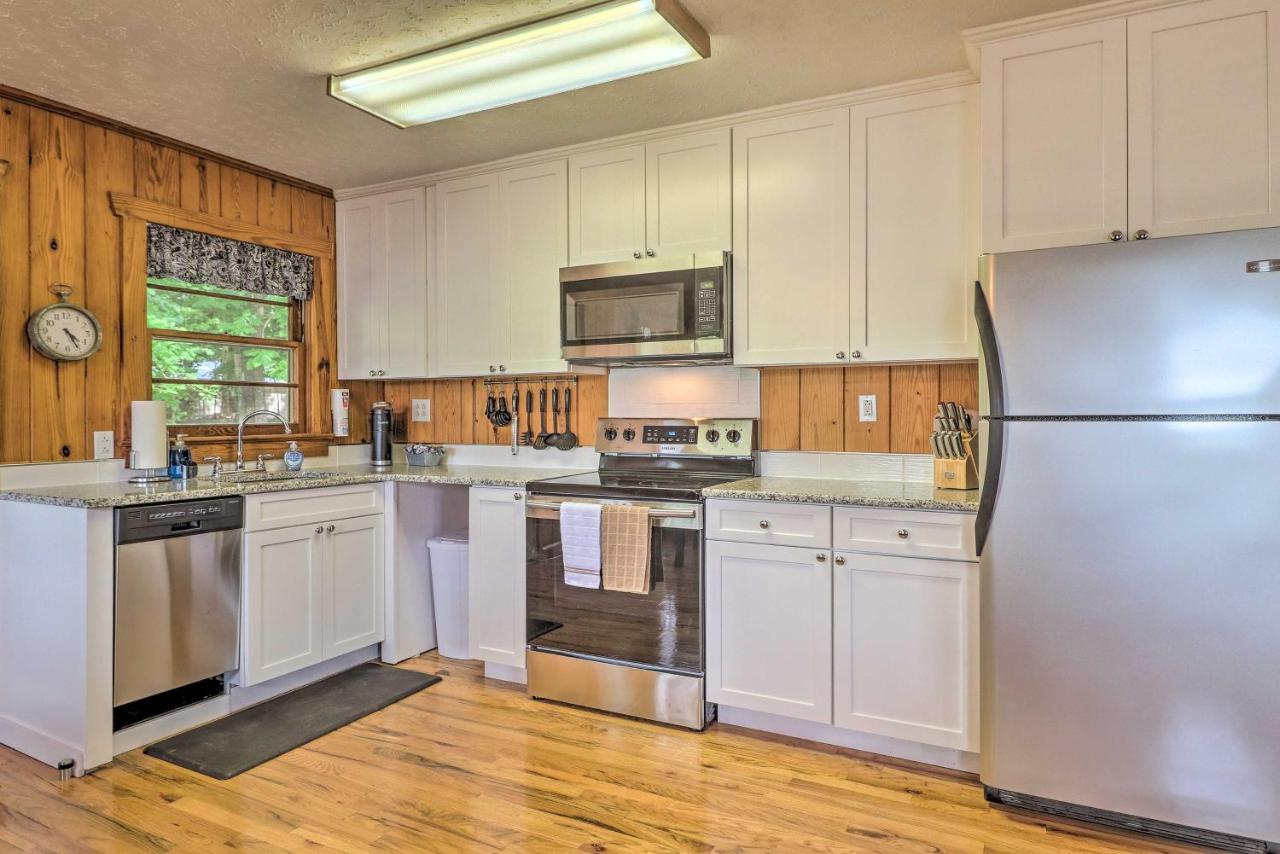Waterfront Lake Martin Home With Grill And Beach! Eclectic Экстерьер фото